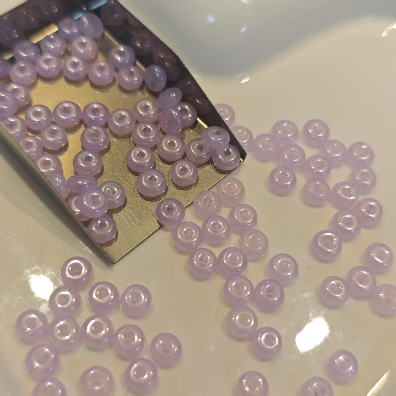 AJ122 (50pcs Abacus-Shaped Purple Resin Beads