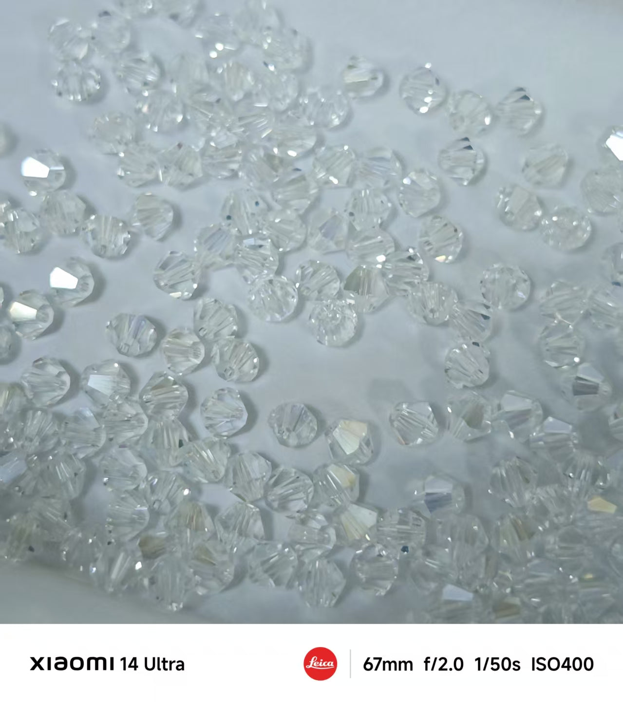 AJ333 Approximately 200 pieces of 4mm White resin beads