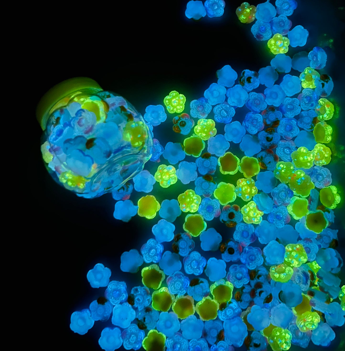 AJ245【clearance】 luminous knit flower mix