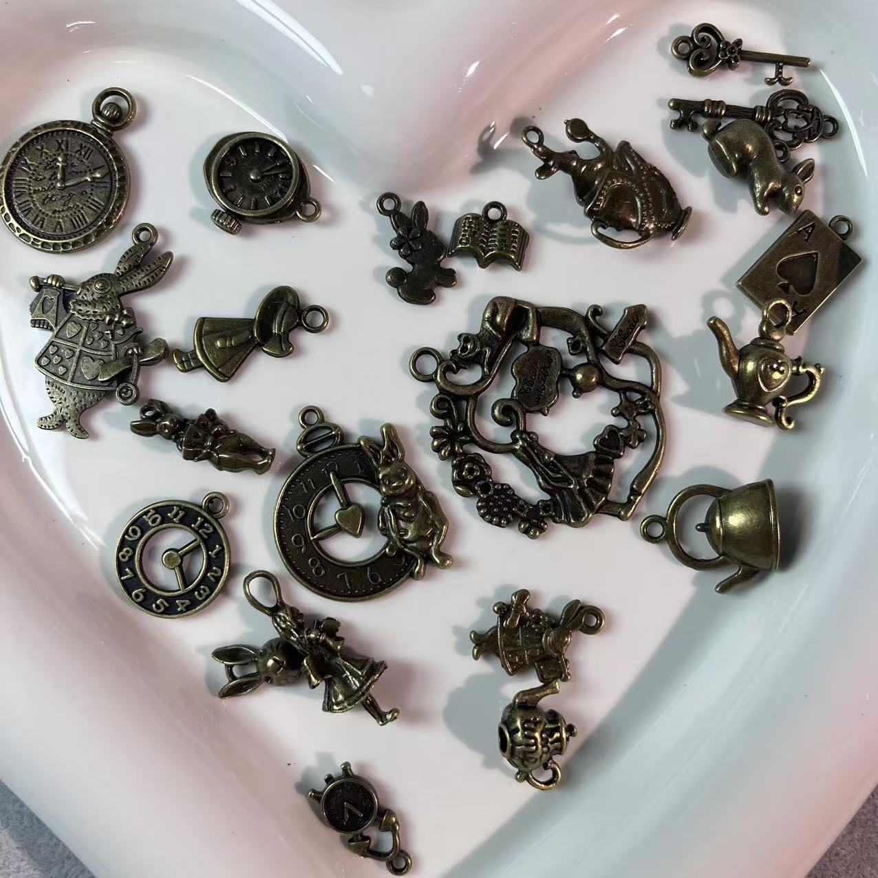 AJ186【Clearance Sale! Antique Bronze Pendants - Vintage Charm Necklace Findings