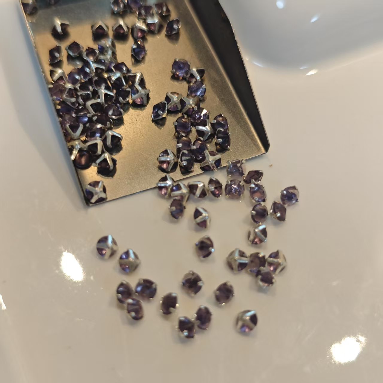 AJ140 90pcs Purple Zircon Diamond-Cut Beads