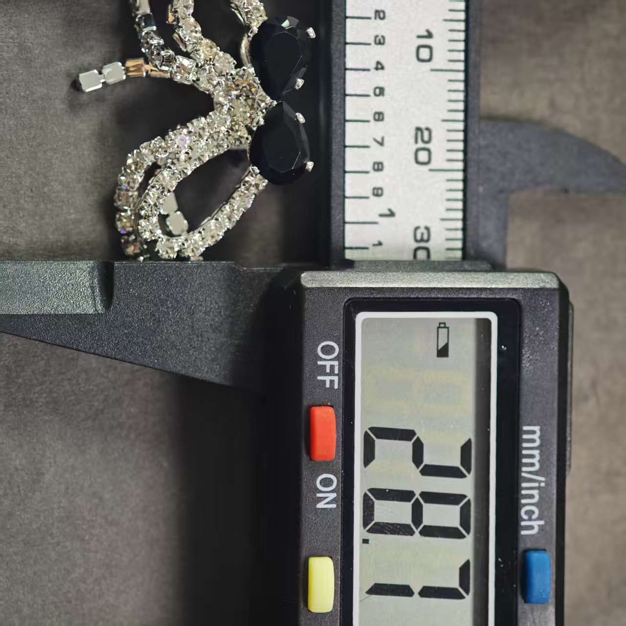 新025 2pcs Bead Charms