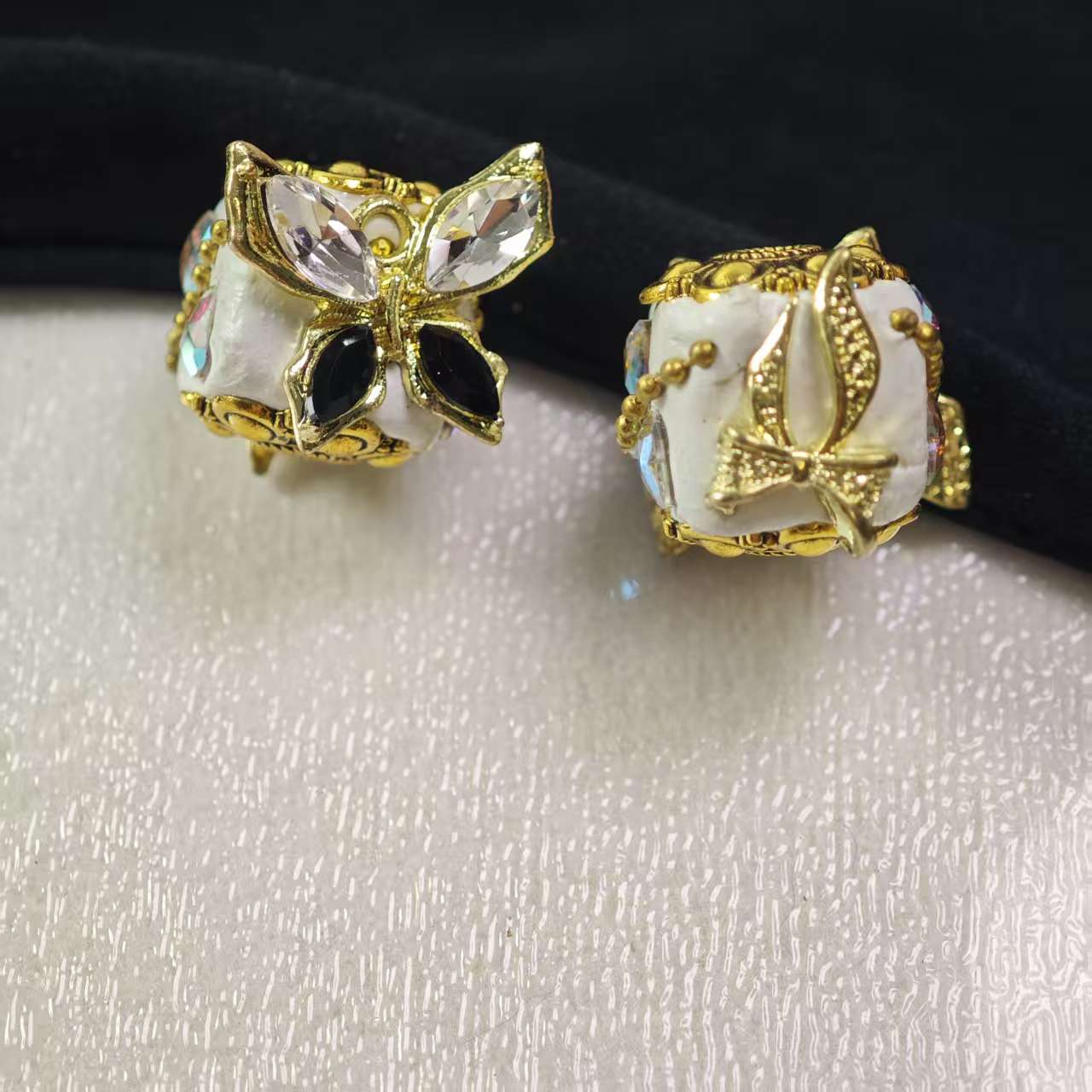 新048 2pcs 20*15.7mm Alloy Beads