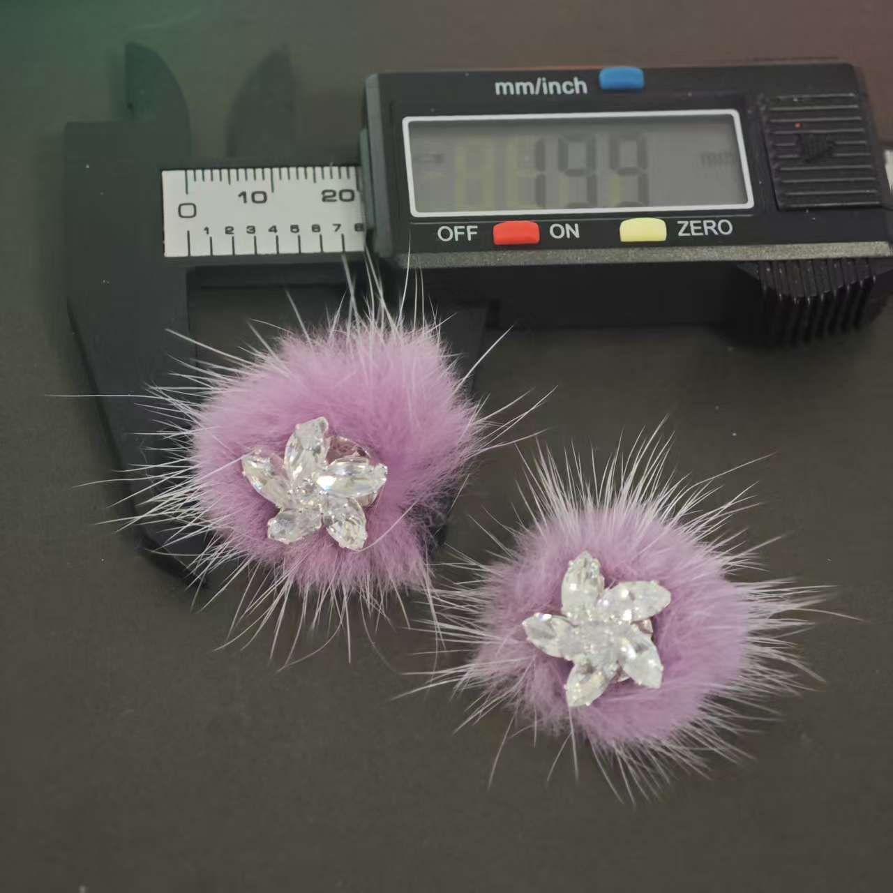 Z047【2pcs】fluffy zircon
