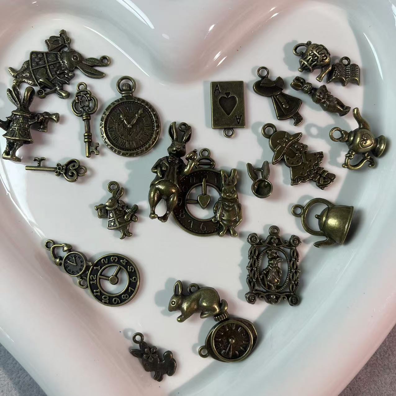 AJ186【Clearance Sale! Antique Bronze Pendants - Vintage Charm Necklace Findings