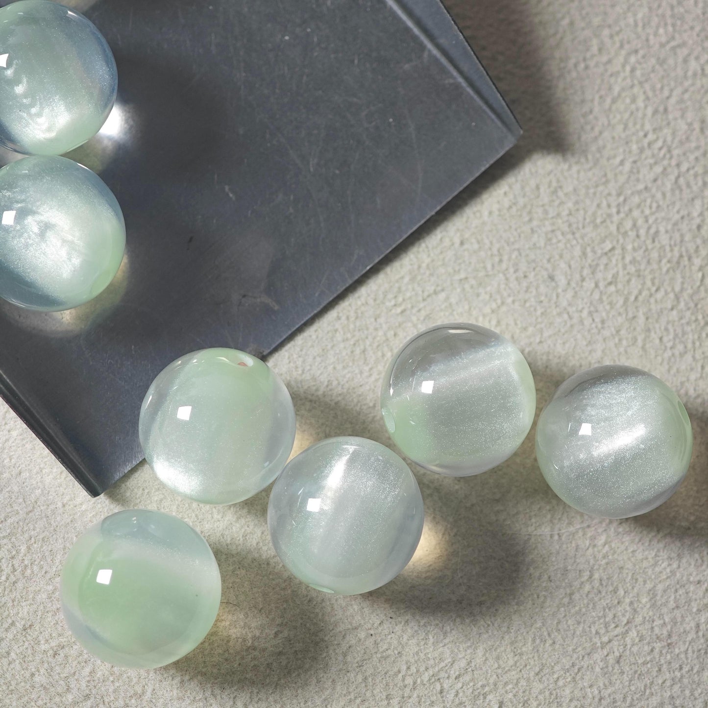 E058【10pcs】 16mm resin beads