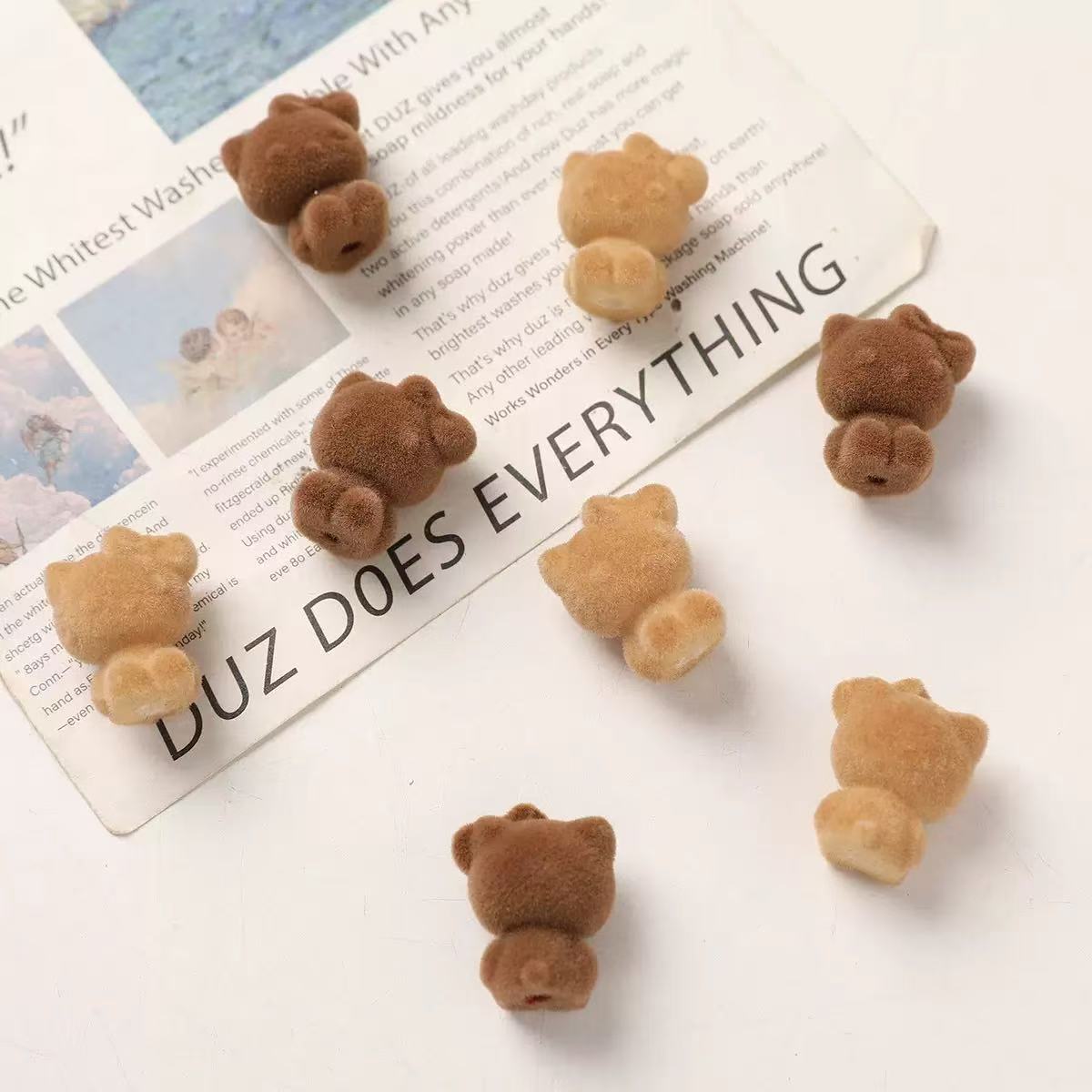 AJ220【10-Piece HK Resin Pom-Pom Beads Set - 5 Yellow & 5 Brown