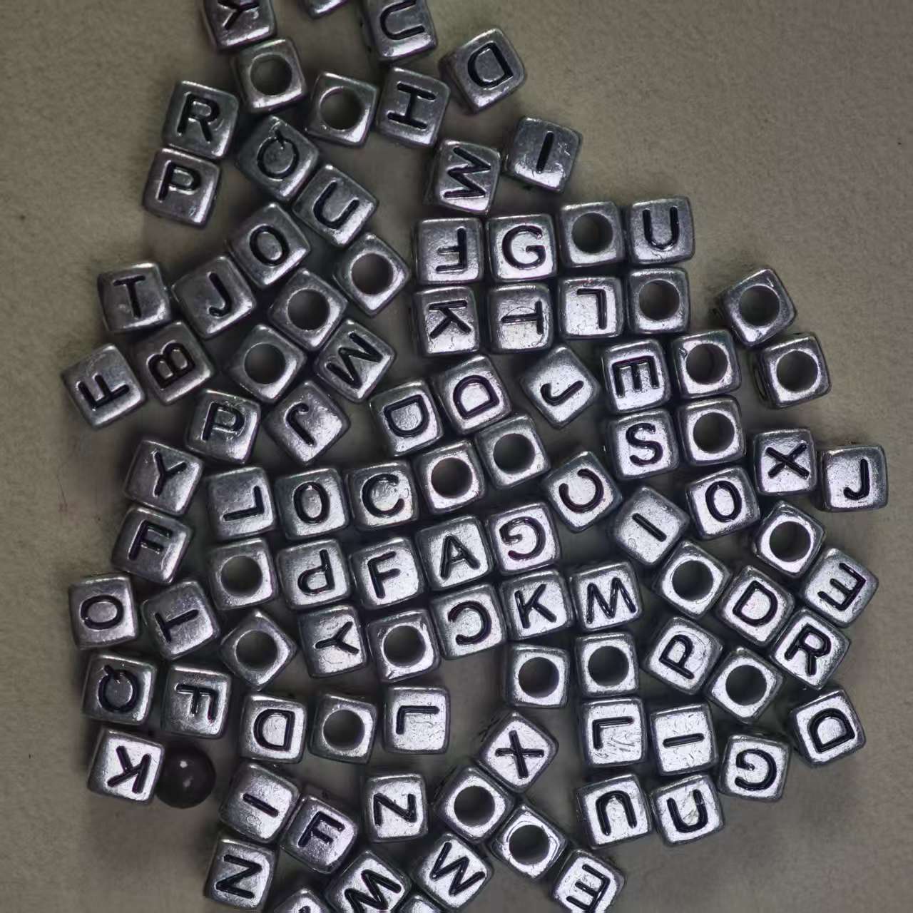 H026【100PCS】 5.9mm beads