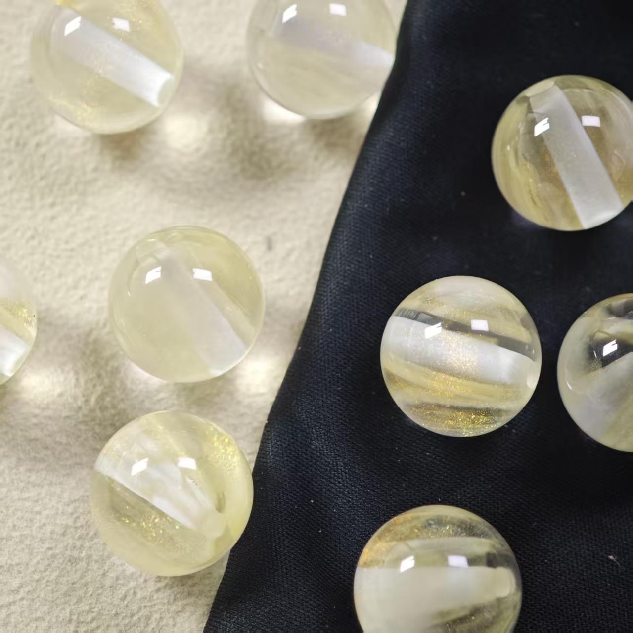 E030【10pcs】 16mm resin beads