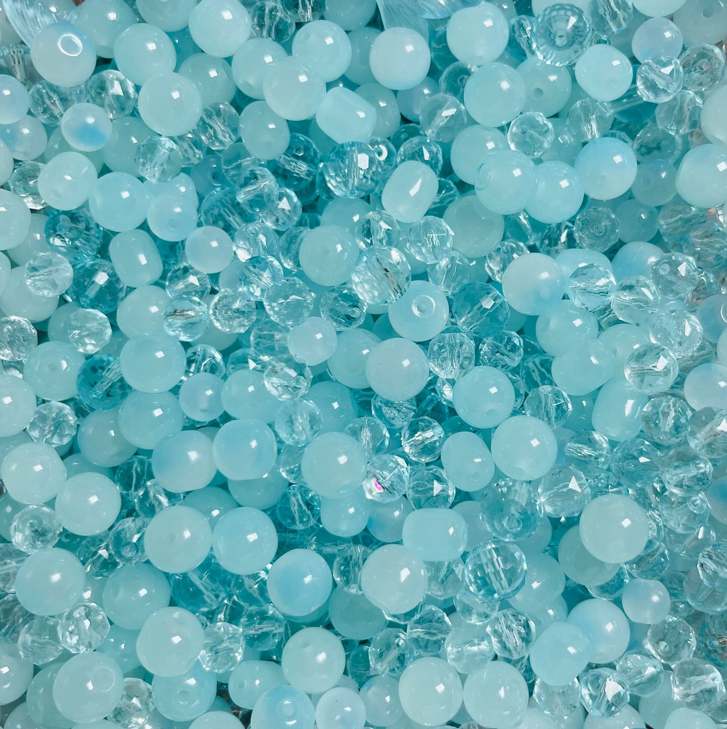 B668 baby blue beads mix