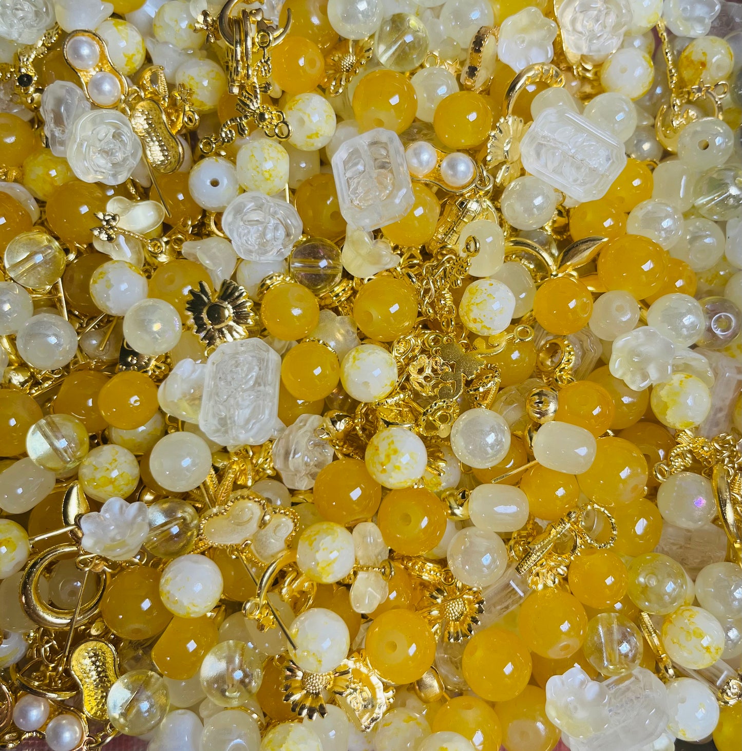 B678 yellow beads mix