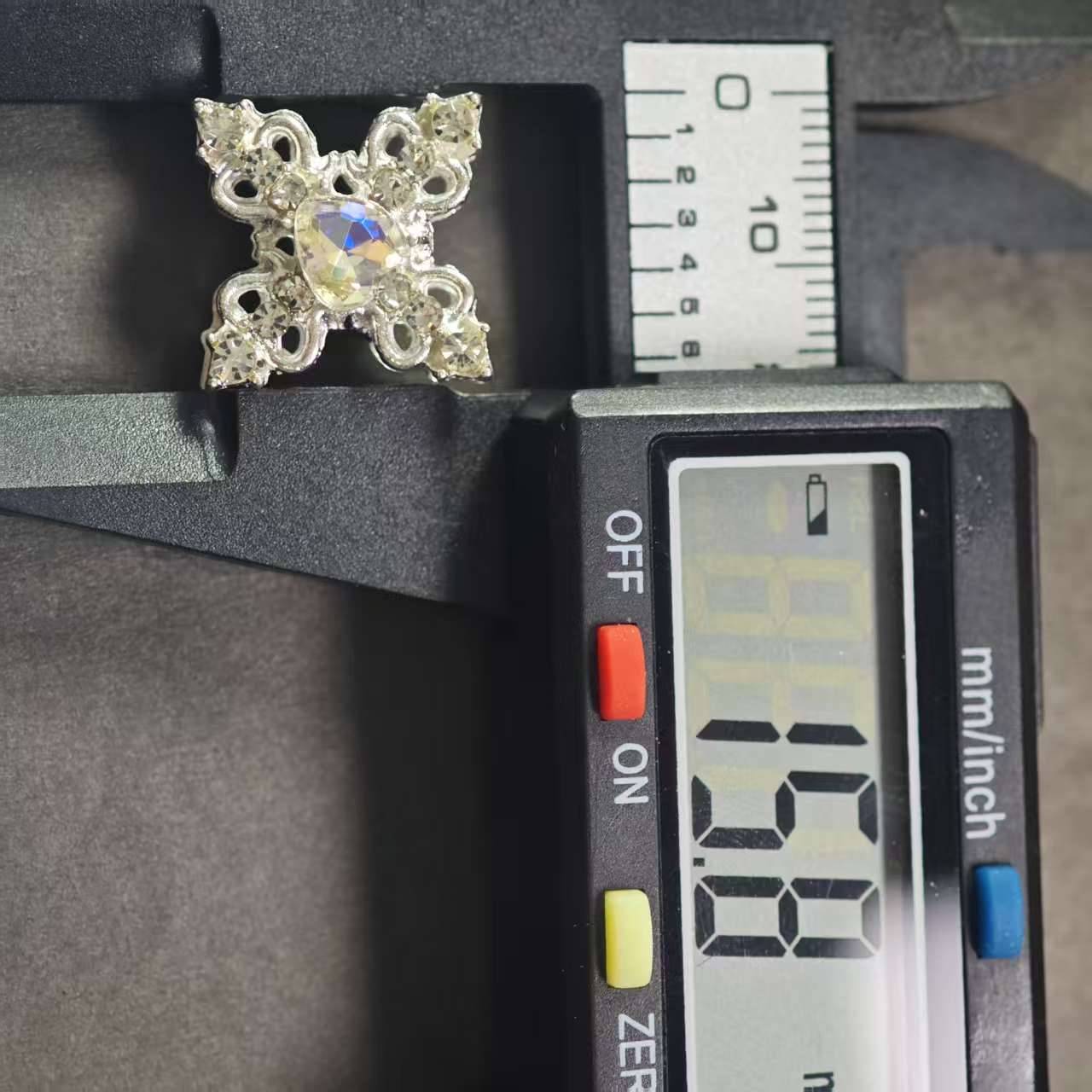 新026 2pcs Bead Charms