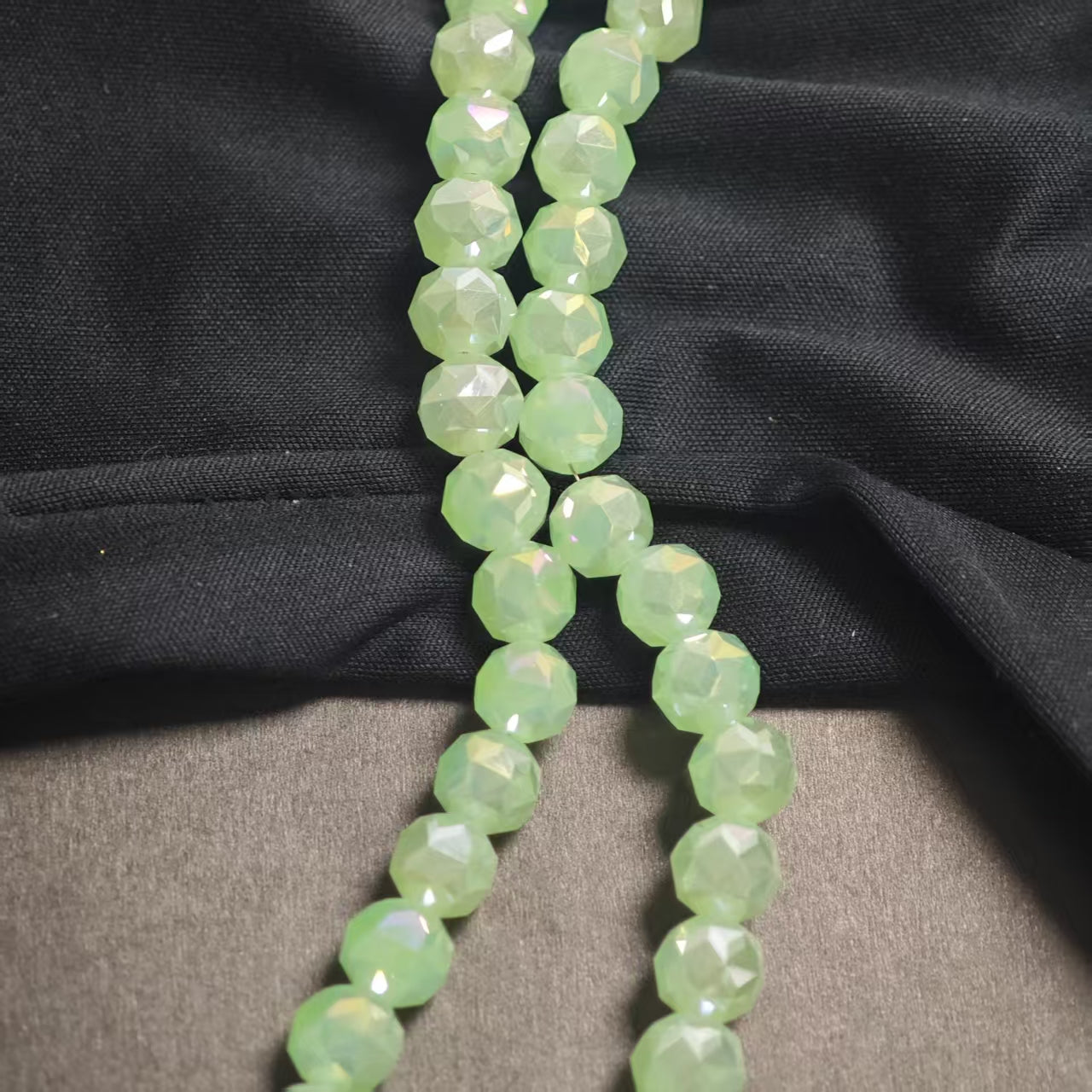 新043 1 Strand 7.6mm Beads