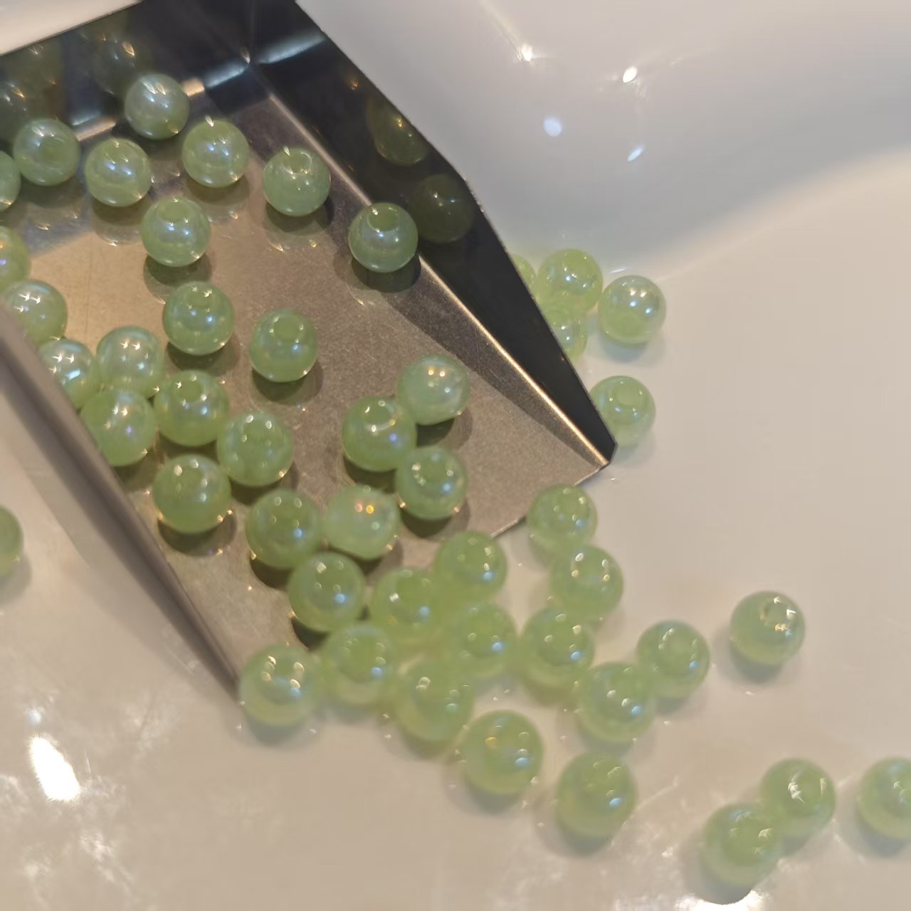 AJ123 /50pcs 6mm Cyan Resin Beads