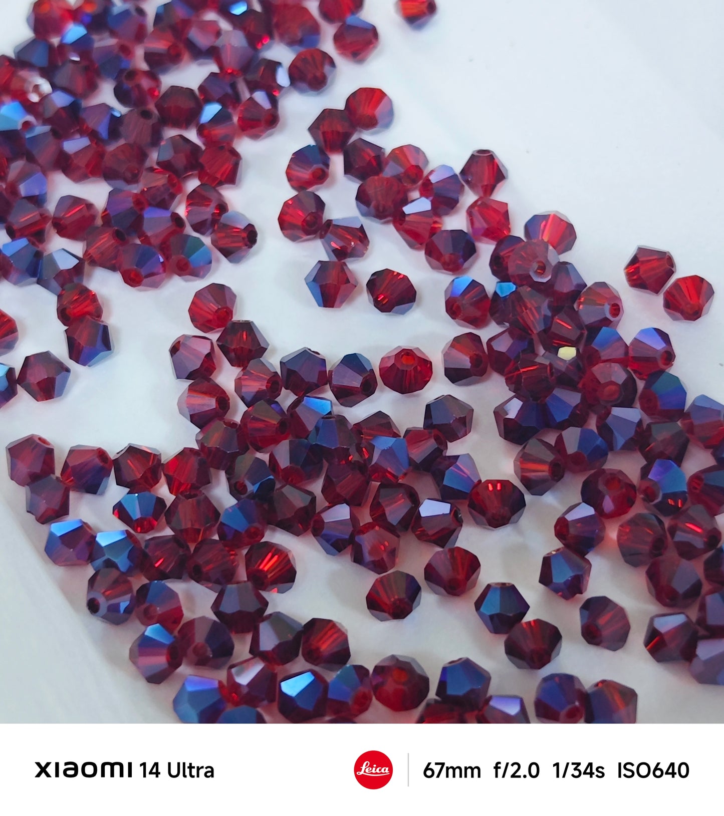 AJ332 Approximately 200 pieces of 4mm Red resin beads