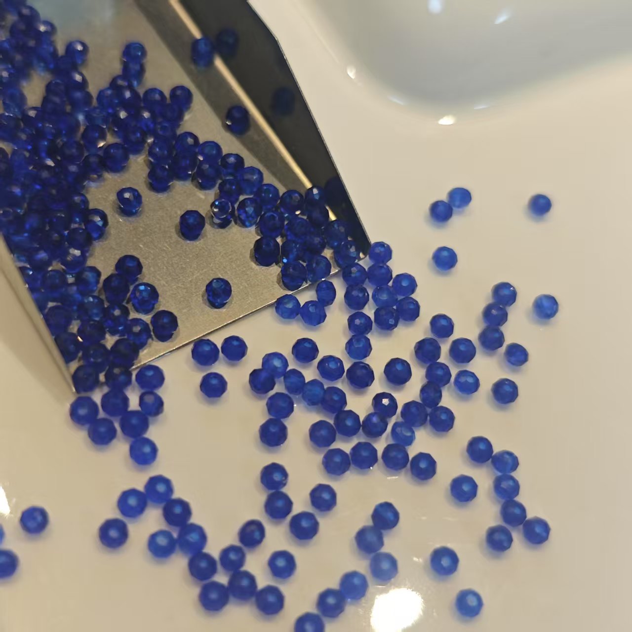 AJ127 200pcs 2mm Navy Blue Flat Resin Beads