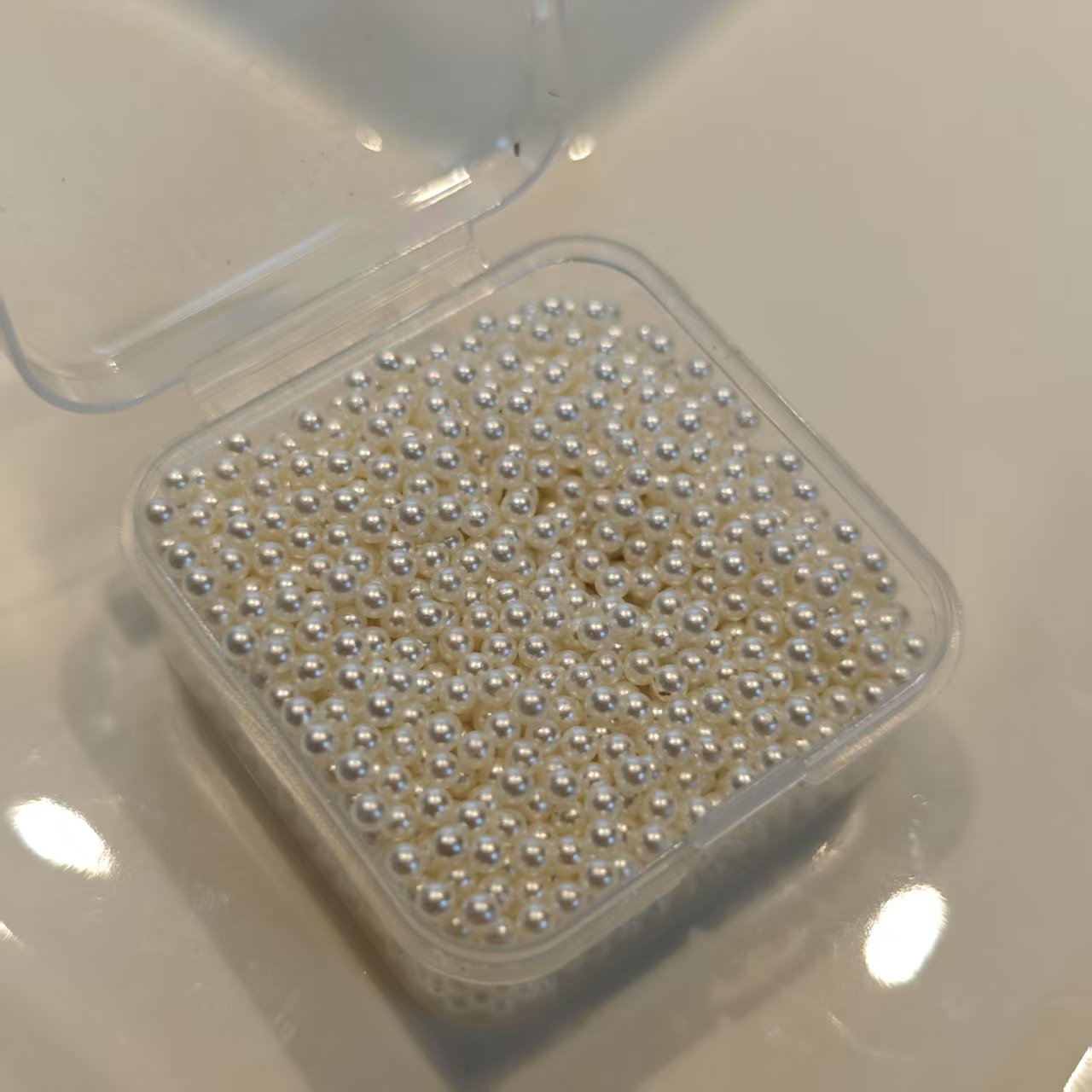 AJ134 1 Box 1mm White Seed Beads（No holes）