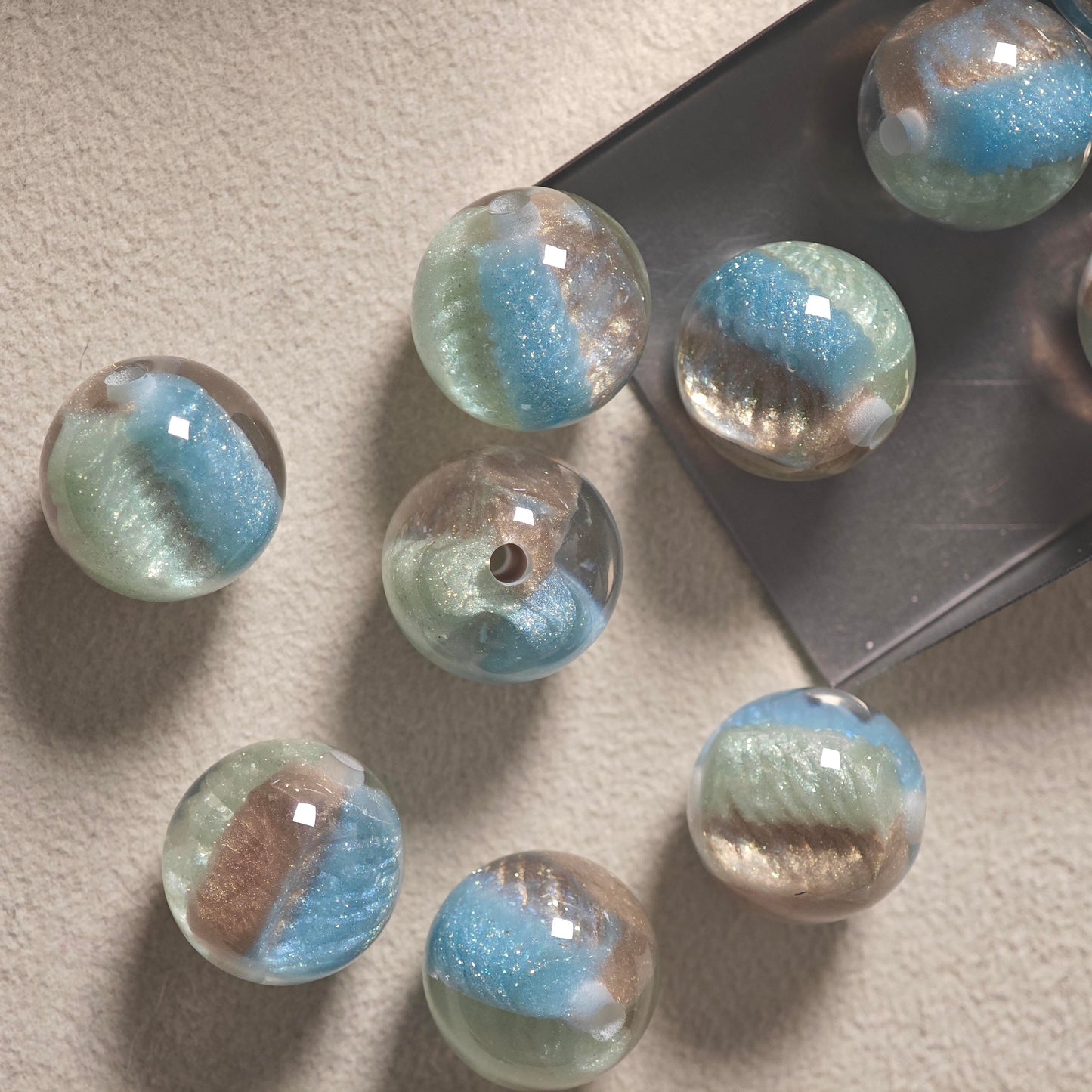 E039【10pcs】 16mm resin beads