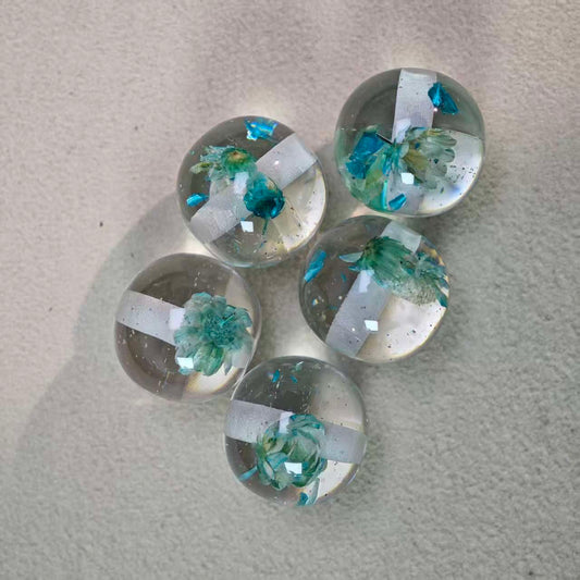 E105【5pcs】 16mm resin beads