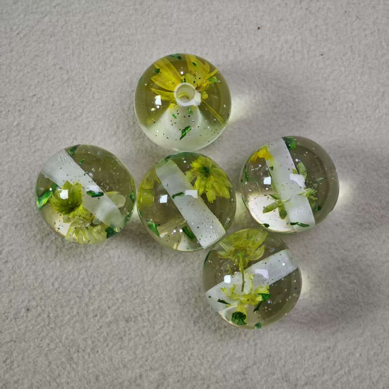 E109【5pcs】 16mm resin beads