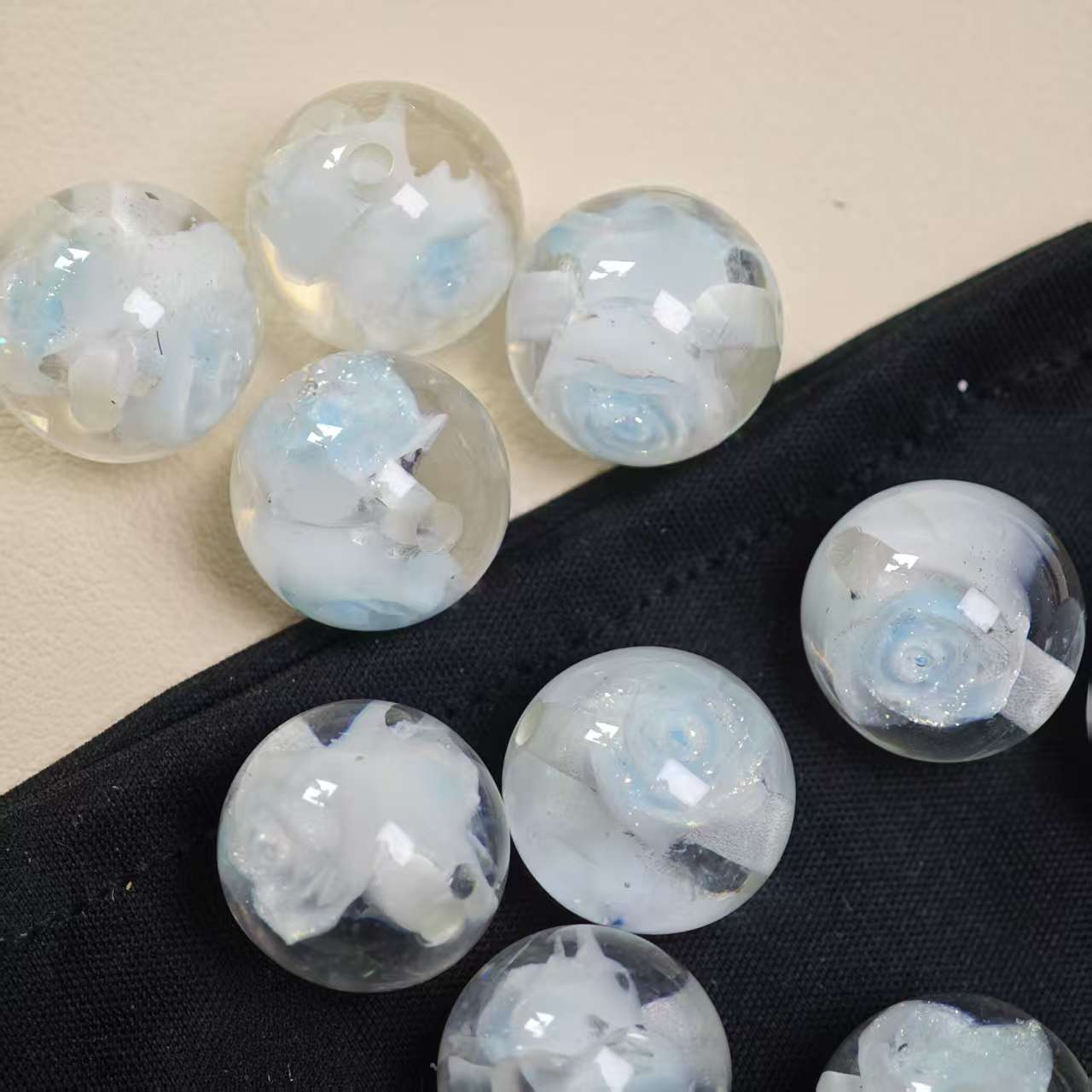 E122【5pcs】 16mm resin beads