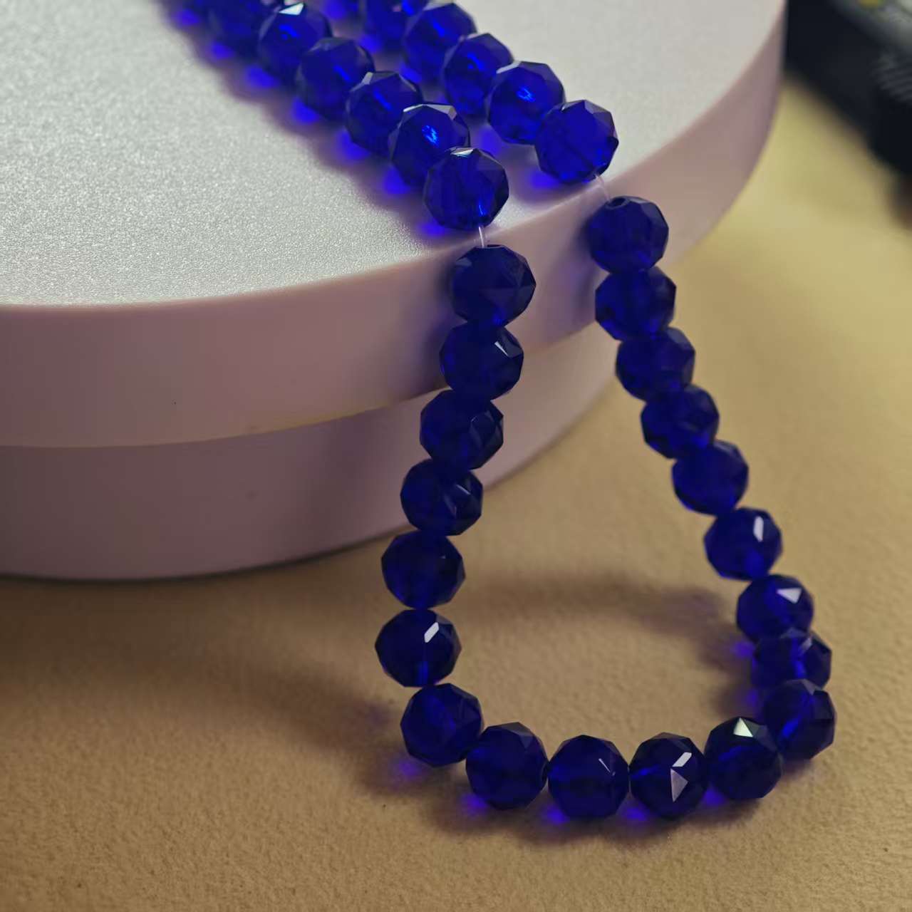 G015【1 string】 7.4mm resin beads