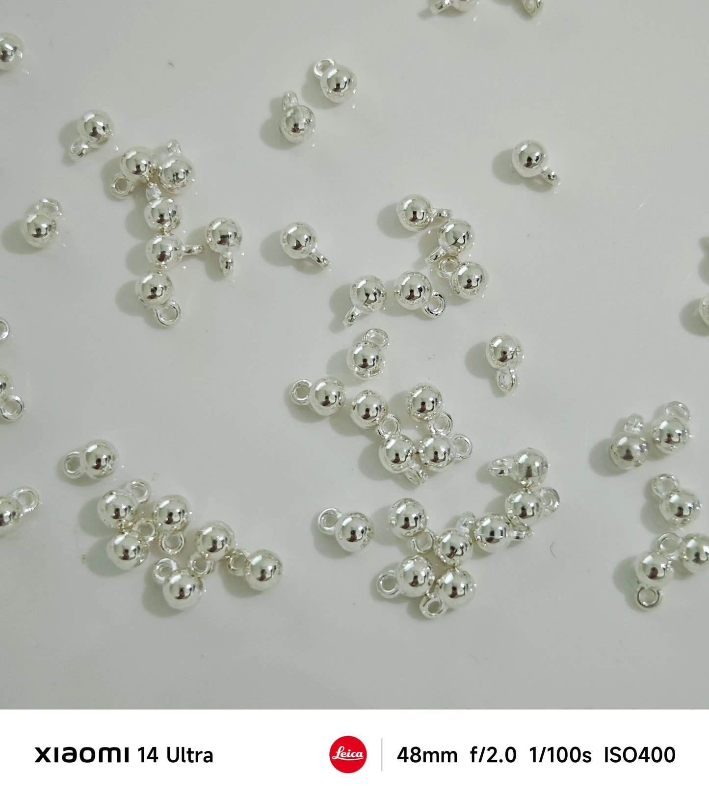 AJ416  50pcs 4mm Small Round Bead Pendants（Silver）