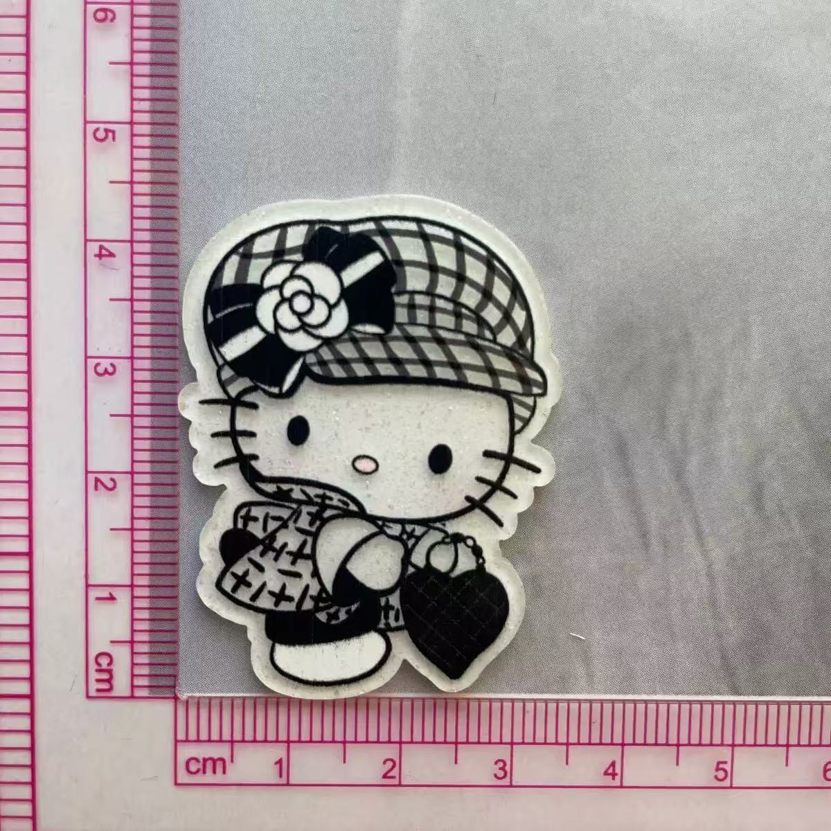 AJ405 【10pcs】 Sanrio Large Acrylic Charms - 5 Styles × 2 Colors (Black/White)