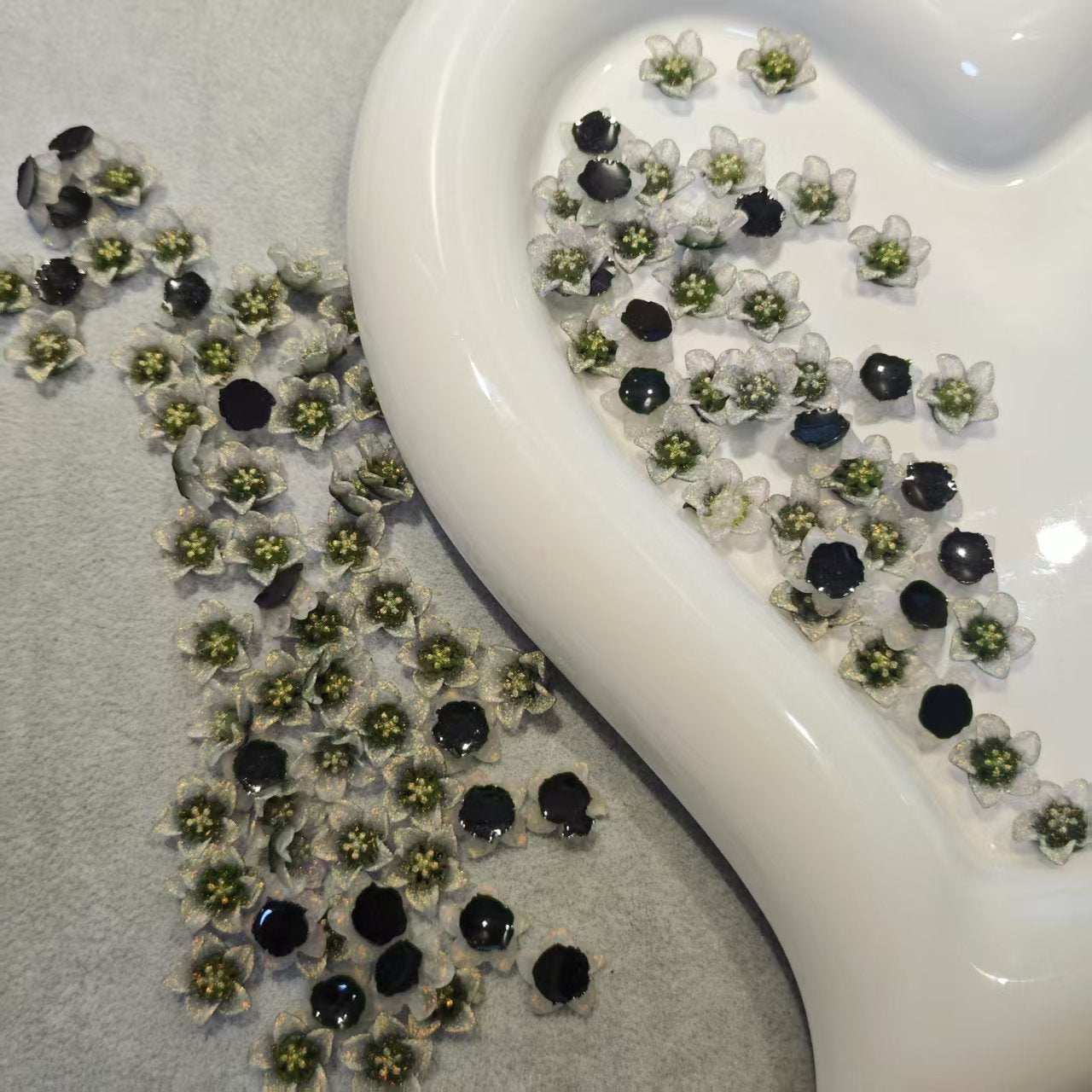 AJ257 【1 Bag Flower Nail Art Charms - 3D Floral Manicure Decorations for DIY Nails